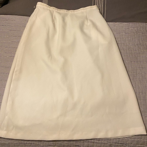 Vintage White Midi Skirt - Picture 3 of 15